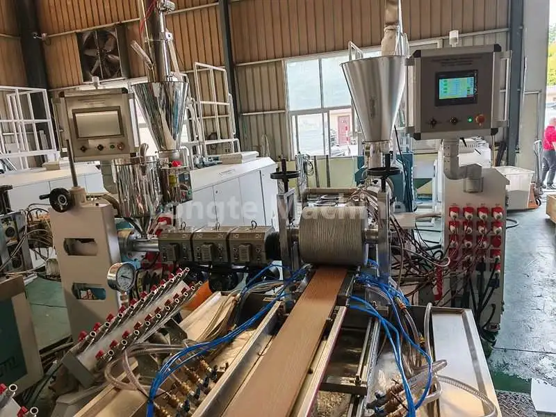 Pengaruh Penerapan dan Transformasi Teknologi Integrasi Teknologi AI dalam Sistem Kontrol PLC Extruder