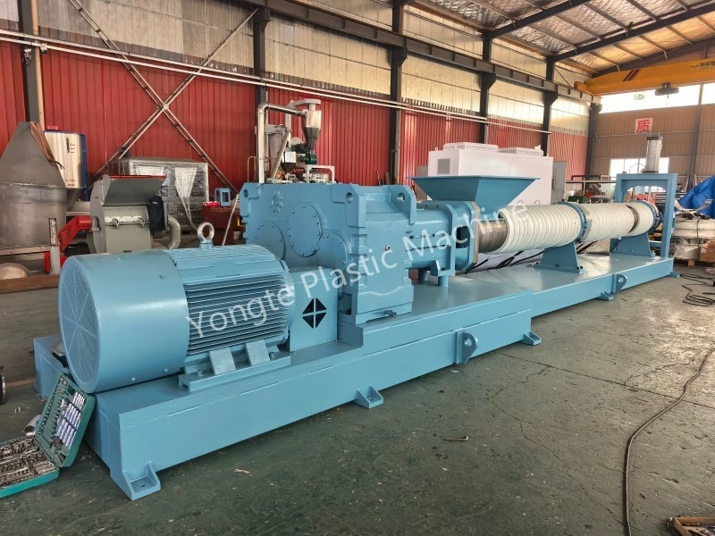 Yongte Menyelesaikan Uji Penerimaan Pabrik Extruder Sekrup Kembar Daur Ulang Plastik Kustom untuk Klien Afrika
