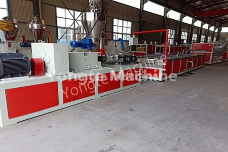 Cina Mesin Panel Dinding WPC Efisiensi Tinggi