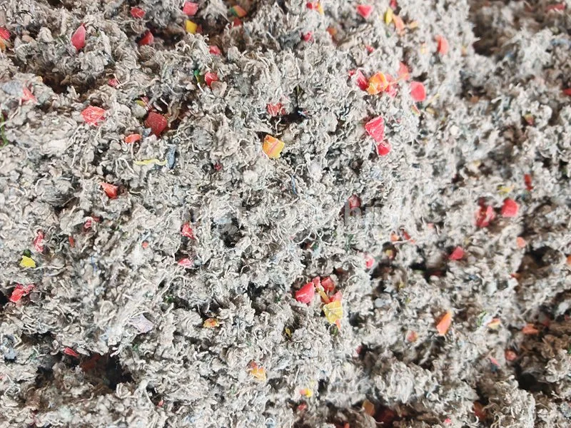 Daur Ulang Limbah Pakaian dan Mesin Komposit Plastik