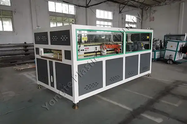 Mesin Pembuat Pintu WPC Rusia